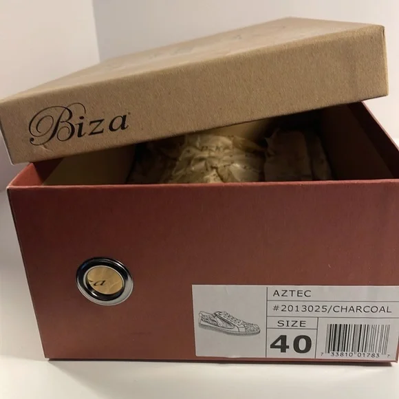 Aztec Women's Charcoal Sneakers - Picture 2 of 6